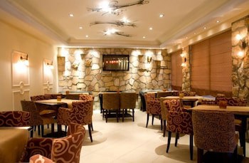 9 Queens Spa Hotel