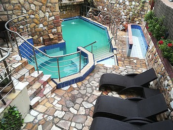 9 Queens Spa Hotel