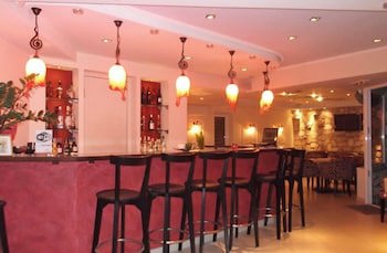 9 Queens Spa Hotel