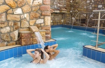 9 Queens Spa Hotel
