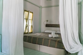Efchi Suites 1904