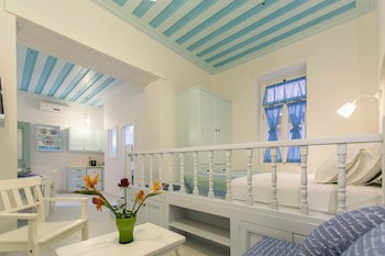 Efchi Suites 1904