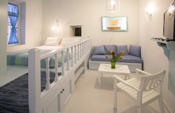 Efchi Suites 1904