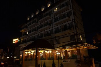 Iris House Hotel