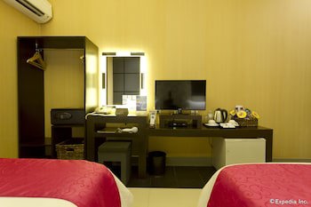 Eloisa Royal Suites