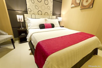 Eloisa Royal Suites