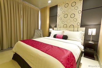 Eloisa Royal Suites