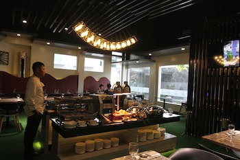 Eloisa Royal Suites