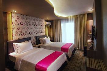 Eloisa Royal Suites