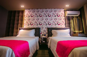 Eloisa Royal Suites