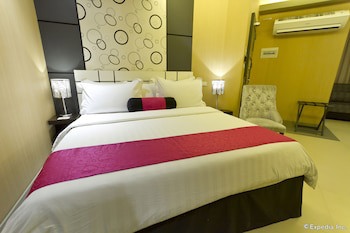 Eloisa Royal Suites