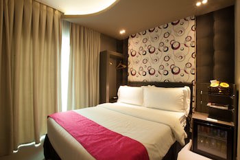 Eloisa Royal Suites