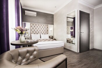 Bonapart Hotel