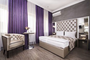 Bonapart Hotel