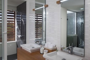 Ultravioleta Boutique Residences