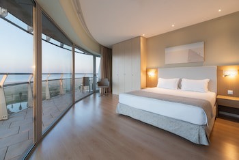 Eurostars Oasis Plaza Hotel