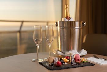 Eurostars Oasis Plaza Hotel