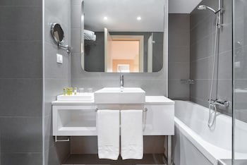 Eurostars Oasis Plaza Hotel