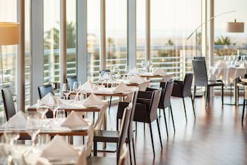 Eurostars Oasis Plaza Hotel