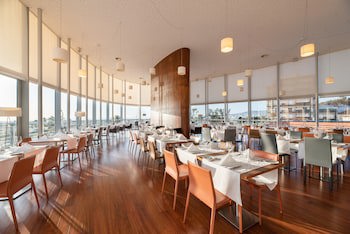 Eurostars Oasis Plaza Hotel