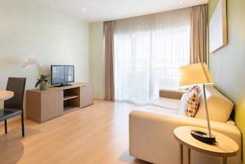 Eurostars Oasis Plaza Hotel