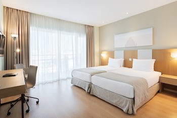 Eurostars Oasis Plaza Hotel