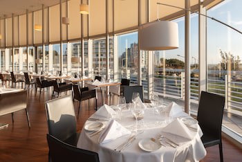 Eurostars Oasis Plaza Hotel
