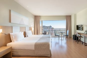 Eurostars Oasis Plaza Hotel