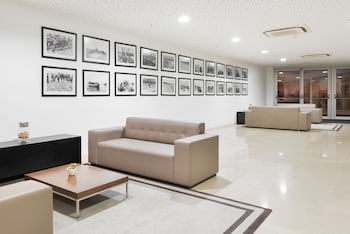 Eurostars Oasis Plaza Hotel