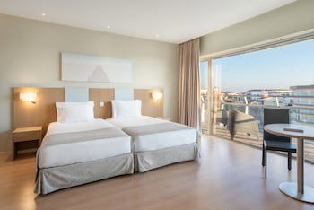 Eurostars Oasis Plaza Hotel