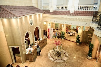 Cherry Maryski Hotel