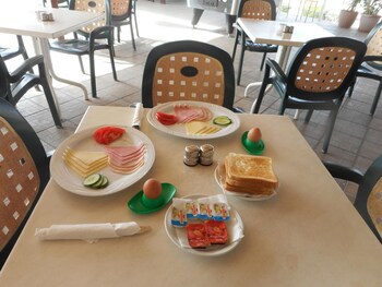 Kkaras Hotel galeri fotoğrafı