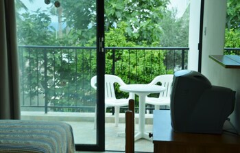 Kkaras Hotel galeri fotoğrafı