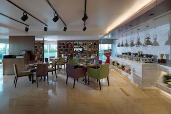 Damac Maison Canal Views