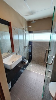 The Capital Residence Suites