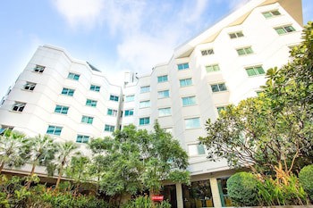 Graceland Bangkok Hotel