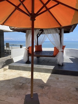 Villa Agung Beach Inn