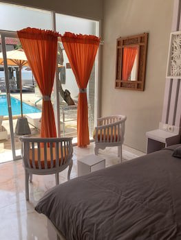 Villa Agung Beach Inn