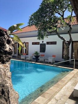 Villa Agung Beach Inn