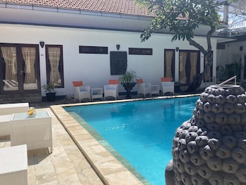Villa Agung Beach Inn