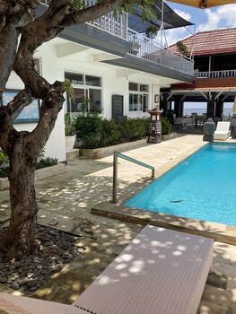 Villa Agung Beach Inn