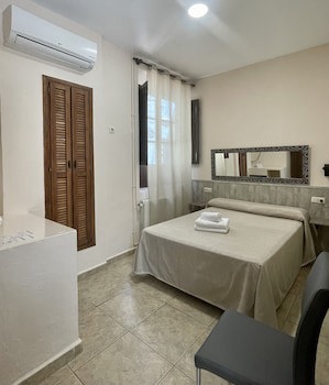 Arteaga Hostal And Banos Arabes Elvira