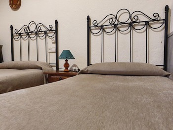 Arteaga Hostal And Banos Arabes Elvira