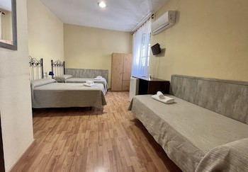 Arteaga Hostal And Banos Arabes Elvira