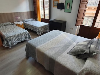 Arteaga Hostal And Banos Arabes Elvira