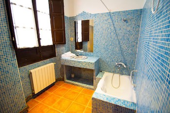 Arteaga Hostal And Banos Arabes Elvira