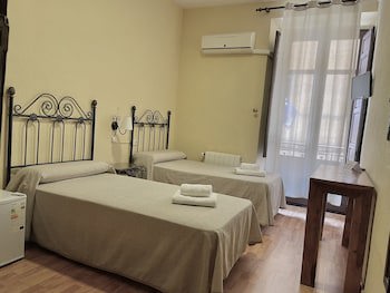 Arteaga Hostal And Banos Arabes Elvira