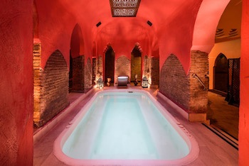 Arteaga Hostal And Banos Arabes Elvira