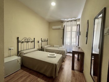 Arteaga Hostal And Banos Arabes Elvira