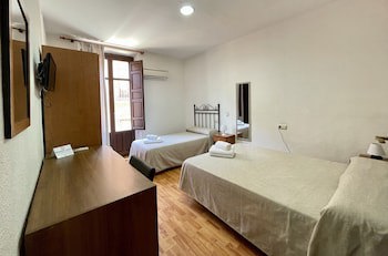 Arteaga Hostal And Banos Arabes Elvira